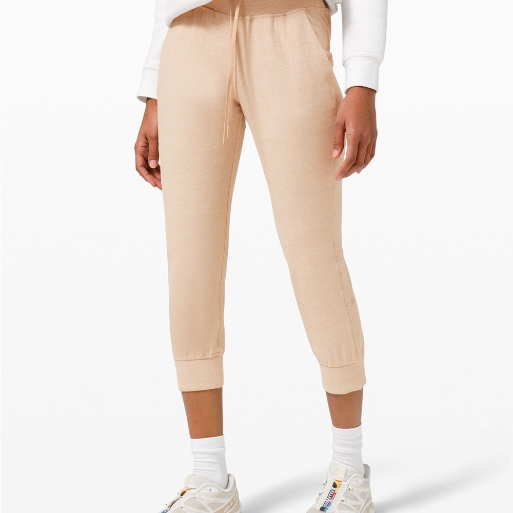 Ready to Rulu Jogger Crop - 
READY TO RULU JOGGER CROP
Heathered Cafe Au Lait